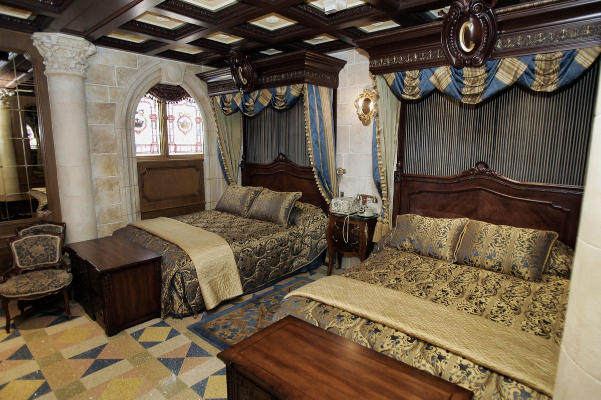 Disney Parks Tours Their Magical Cinderella Castle Suite