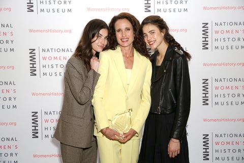 andie macdowell con sus hijas margaret qualley y rainey qualley