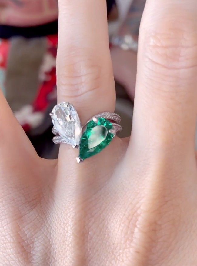 Incorporar Dentro Monarquía Megan Fox se compromete: ¿cuál es el precio de su anillo?