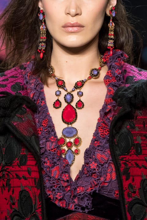 Fall 2018 Jewelry Trends - Earrings, Necklaces Trends Fall 2018 Fashion ...