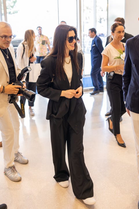 anne hathaway cannes wardrobe