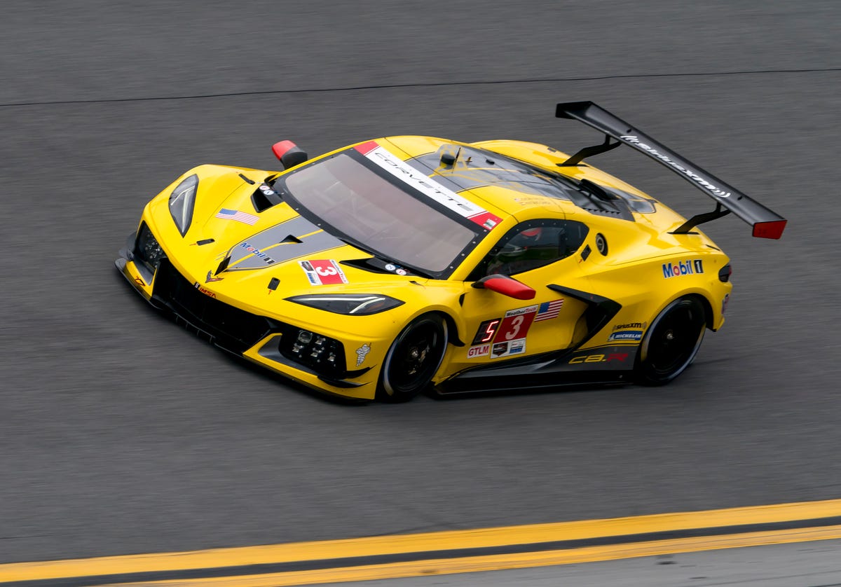 Mid-Engine Corvette C8.R Flat -Plane V -8 Sound Race Car Video