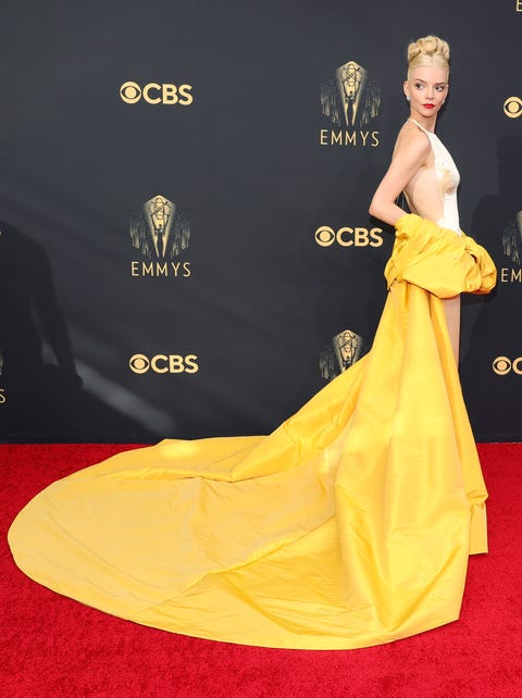 Los mejores looks de las famosas en la alfombra roja del 2021 Los mejores looks de las famosas en la alfombra roja del 2021