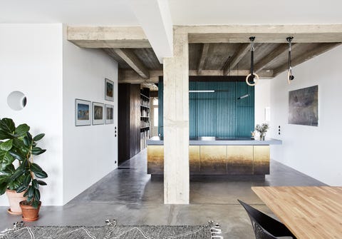cocina abierta de diseño industrial con isla