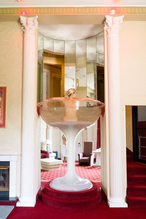 margaret bienert pretty cool hotel tour giant champagne whirlpool