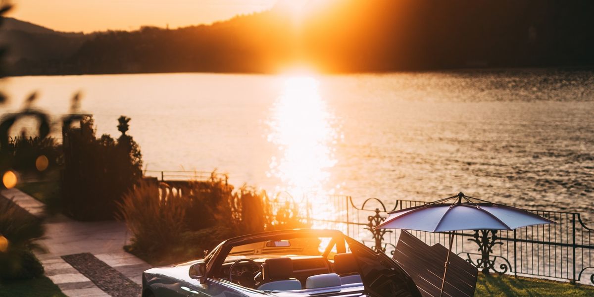 fingir oscuridad juego Rolls-Royce camperiza el Boat Tail: nevera, sillas y sombrilla
