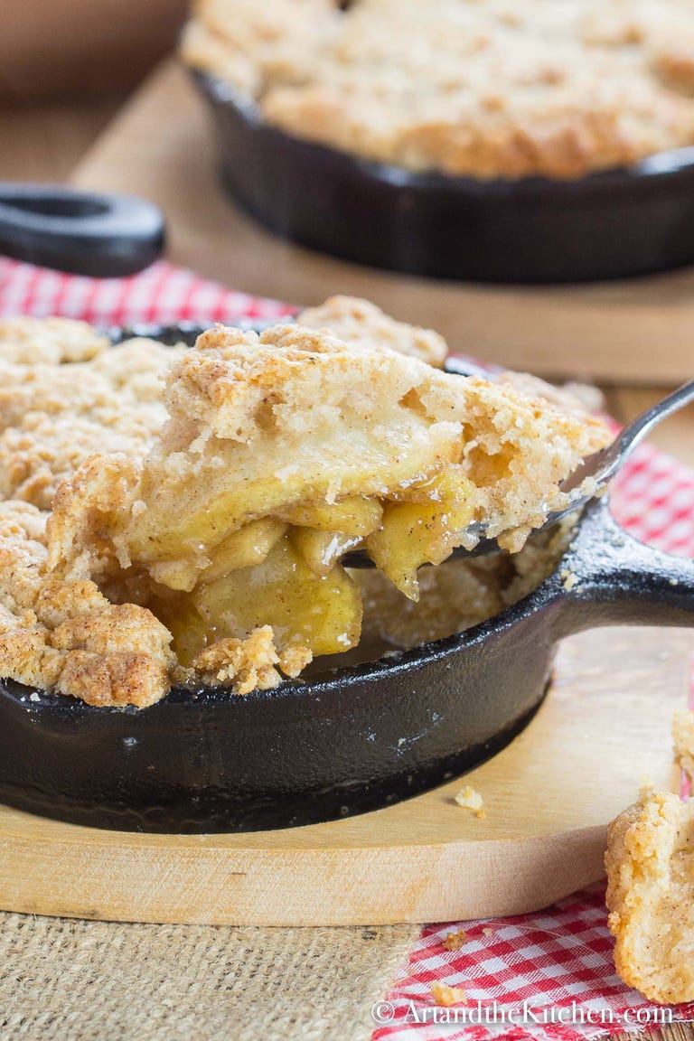 18 Easy Apple Cobbler Recipes For Fall - How to Make Apple Cobbler Desserts