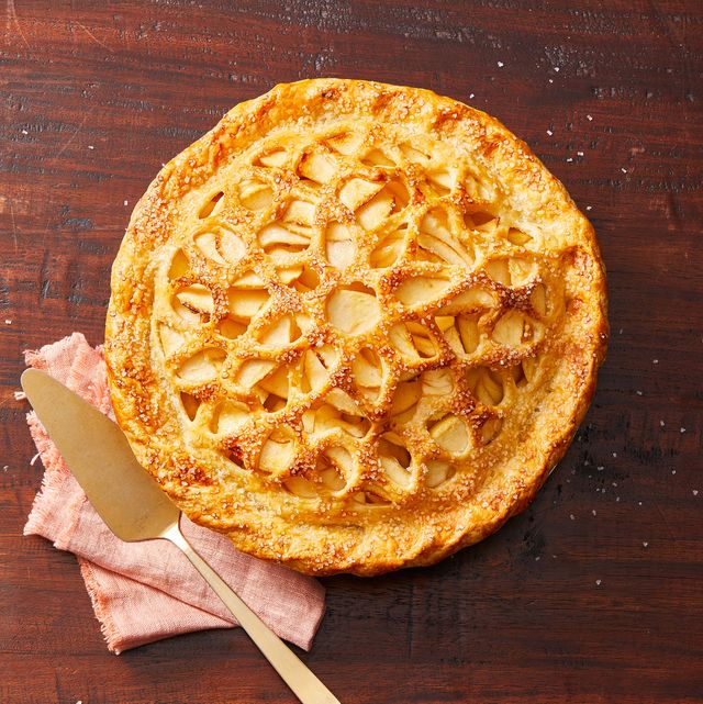 pie with stenciled crust and apple filling