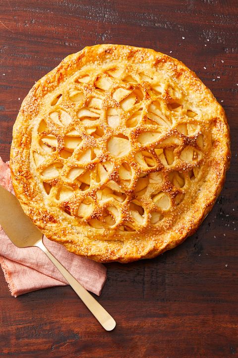 apple pie with stenciled crust