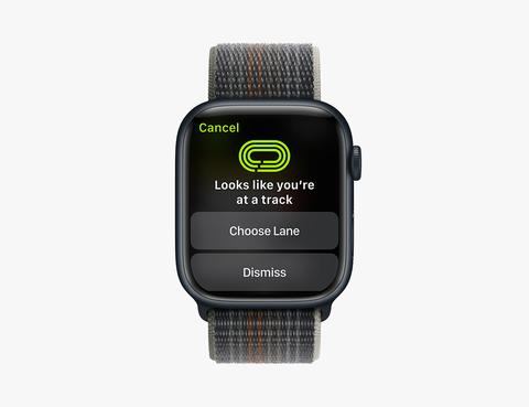 Szary pasek Apple Watch z aplikacją Track na ekranie