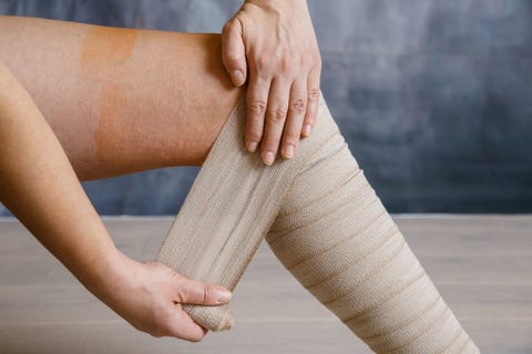 Application of elastic compression bandage