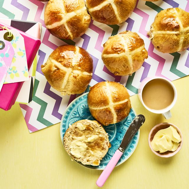 best easter recipes apricot and cardamom hot cross buns