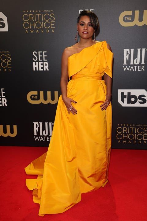 ariana debose en los critics choice awards 2022