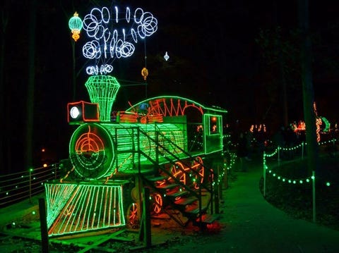 Best Christmas Light Displays in the Country - Pretty Holiday Light ...