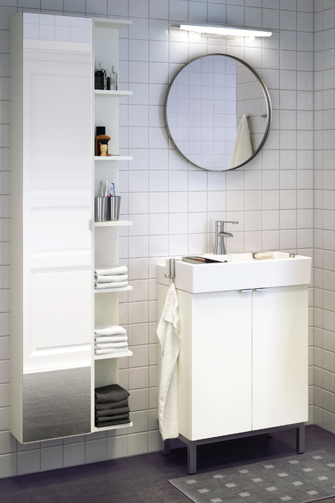 Trucos infalibles para ganar espacio en un baño pequeño 👌- Un baño