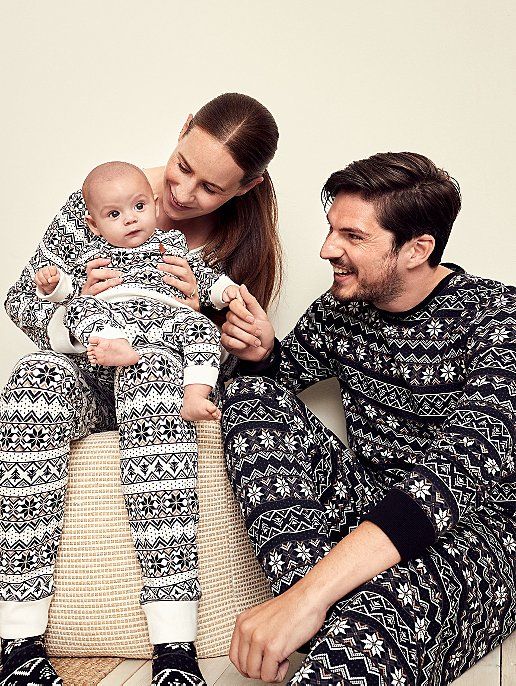 matching mum and daughter christmas jumpers