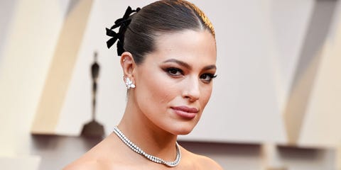 Oscars 2019: Ashley Graham looks like a goddess in a black hourglass gown