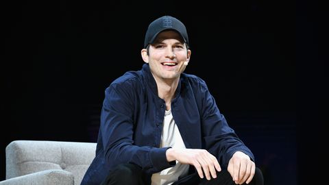 Ashton Kutcher just tweeted his phone number and asked people to text him