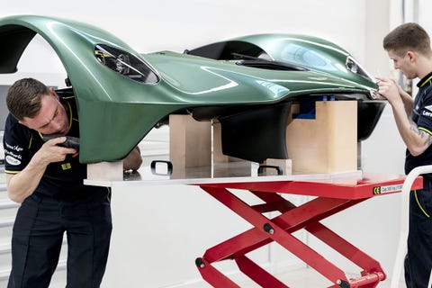 aston-martin-valkyrie-07-1636033100.jpg