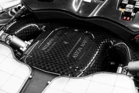 aston-martin-valkyrie-10-1636033100.jpg