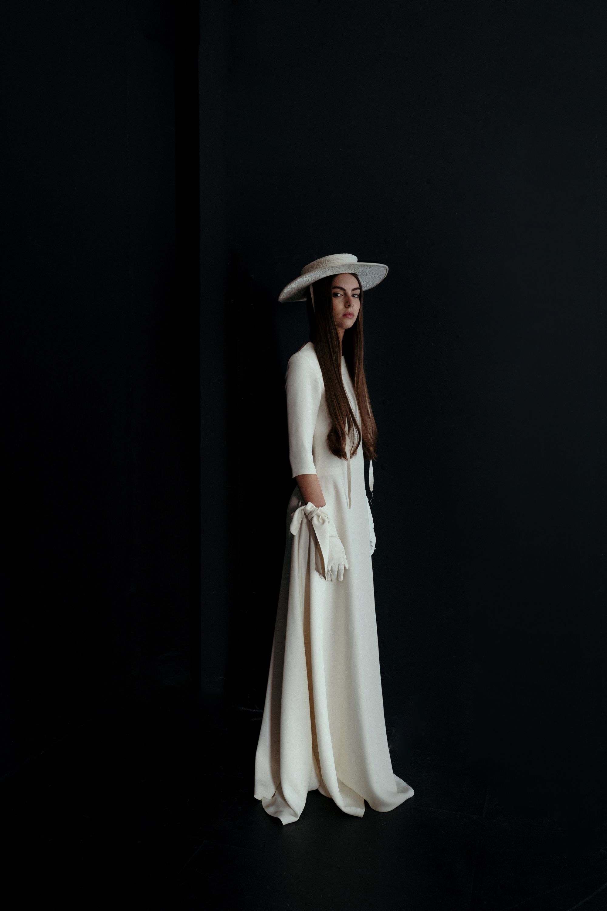 Leandro Cano presenta 'Silencio Blanco' su primera colección de vestidos de  novia