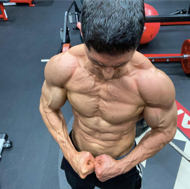 Athlean-X Trainer Jeff Cavaliere Shared the Diet That Keeps Him Ripped Year-Round