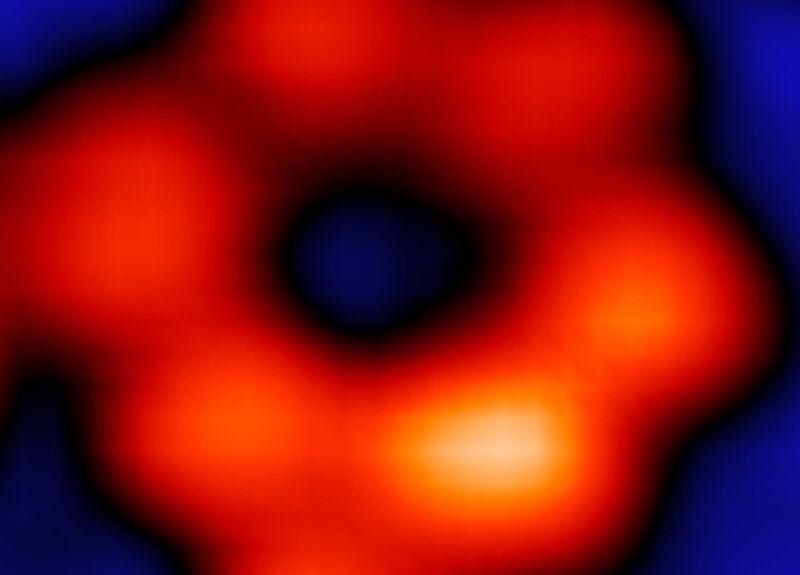 Here Is the World's First X-Ray of a Single Atom