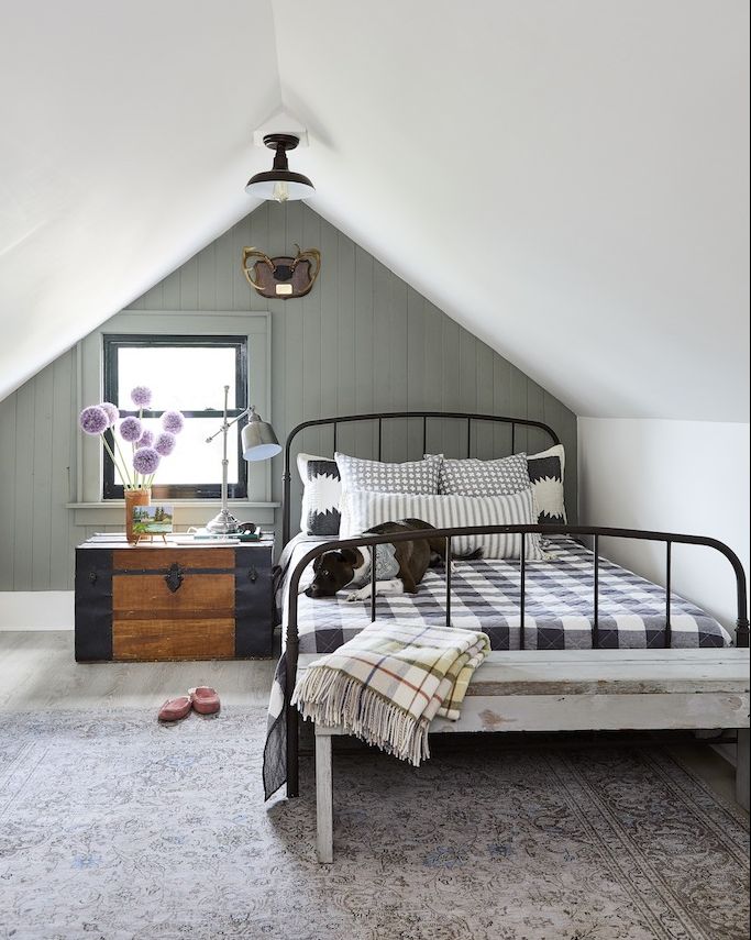 How To Decorate A Farmhouse Bedroom, Farm House Bed