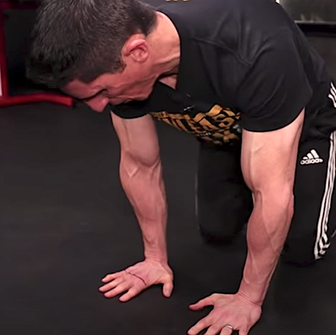 A Top Trainer Demos 6 Simple Forearm Exercises You Can Do Anywhere