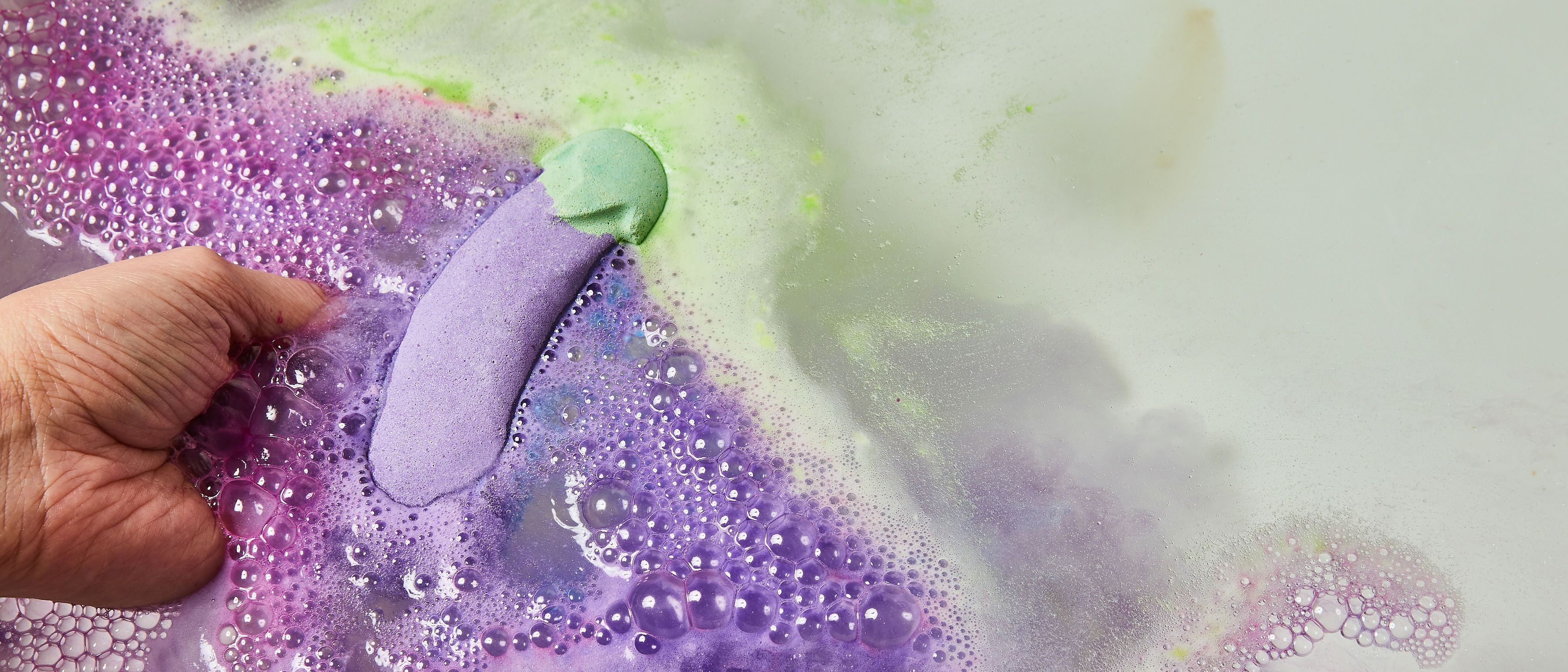 lush fresh bath bombs