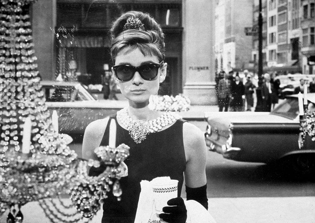 Ideas de disfraces de películas para desayunar en tiffanys