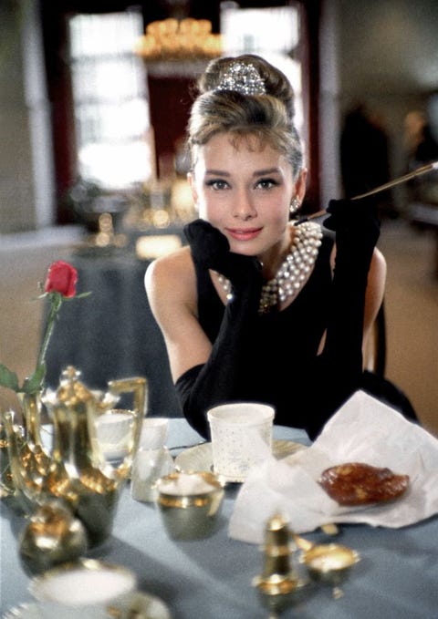 easy last minute halloween costumes audrey hepburn from 'breakfast a tiffany's'