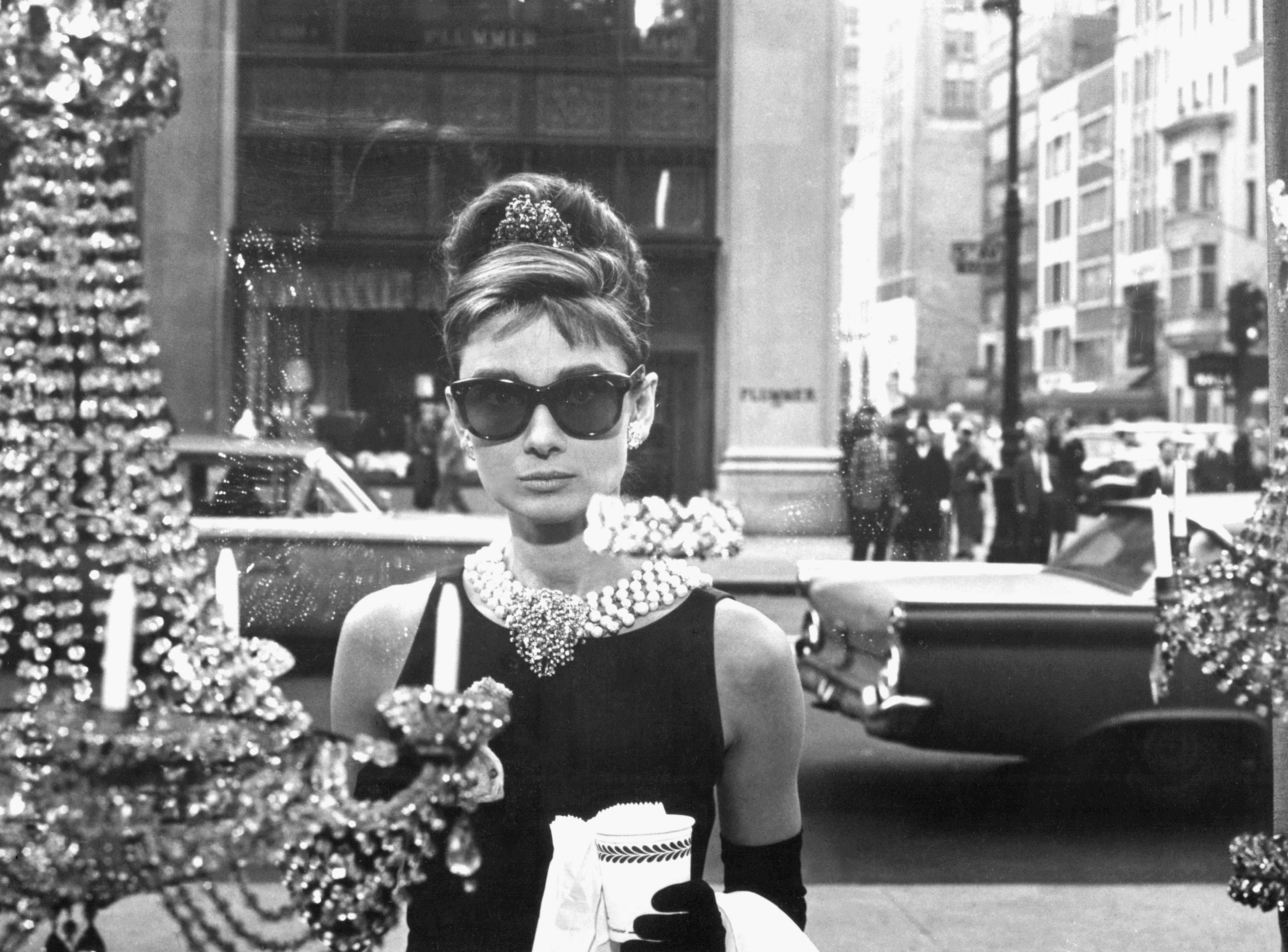 Audrey Hepburn, la biografía del último de los diamantes