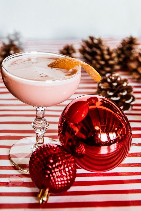 26 Best Christmas Cocktails Festive Drink Ideas For Holiday Parties