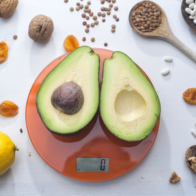 avocado on scales with zero weight