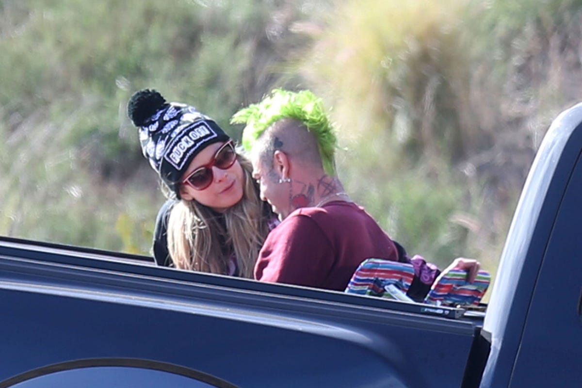 Avril Lavigne De Morreos Con Su Nuevo Novio El Rapero Mod Sun