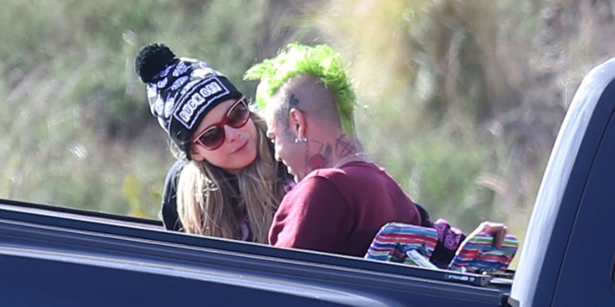 Avril Lavigne De Morreos Con Su Nuevo Novio El Rapero Mod Sun Avril Lavigne De Morreos Con Su Nuevo Novio El Rapero Mod Sun