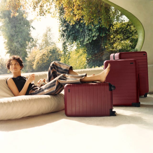 away luggage brick