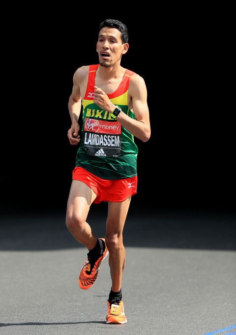 ayad lamdassem corre el maratón de valencia 2020, donde batió el récord de españa de maratón