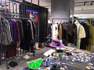 11月3日 火 まで 阪急メンズ東京にてサステナブルの精神を込めて 突撃洋服店 Pop Up Store開催中