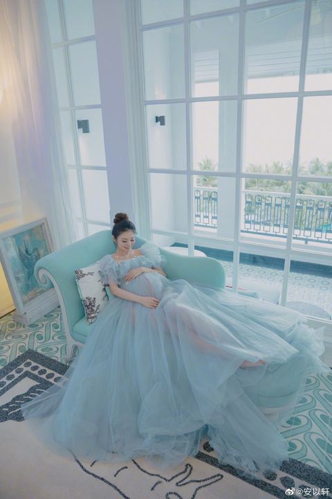 Blue, Wedding dress, Dress, Photograph, White, Clothing, Gown, Aqua, Bridal clothing, Bride, 