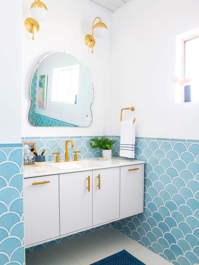 Room, Tile, Bathroom, Turquoise, Property, Interior design, Wall, Floor, Azure, Yellow, 