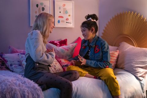 shay rudolph as stacey mcgill and momona tamada as claudia kishi in episode 202 of the baby sitters club
