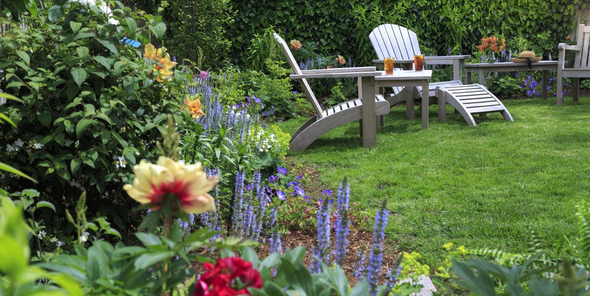 25 Smart Ideas for Making Flower Beds Look Stunning