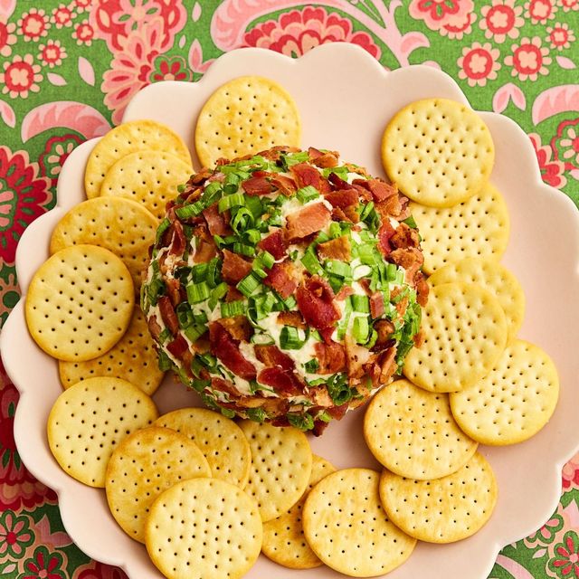 bacon appetizers cheese ball with crackers