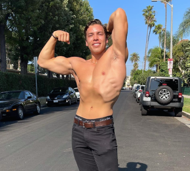 Joseph Baena Flexes Shirtless In Shirtless Photos On Instagram Germanic Nachrichten