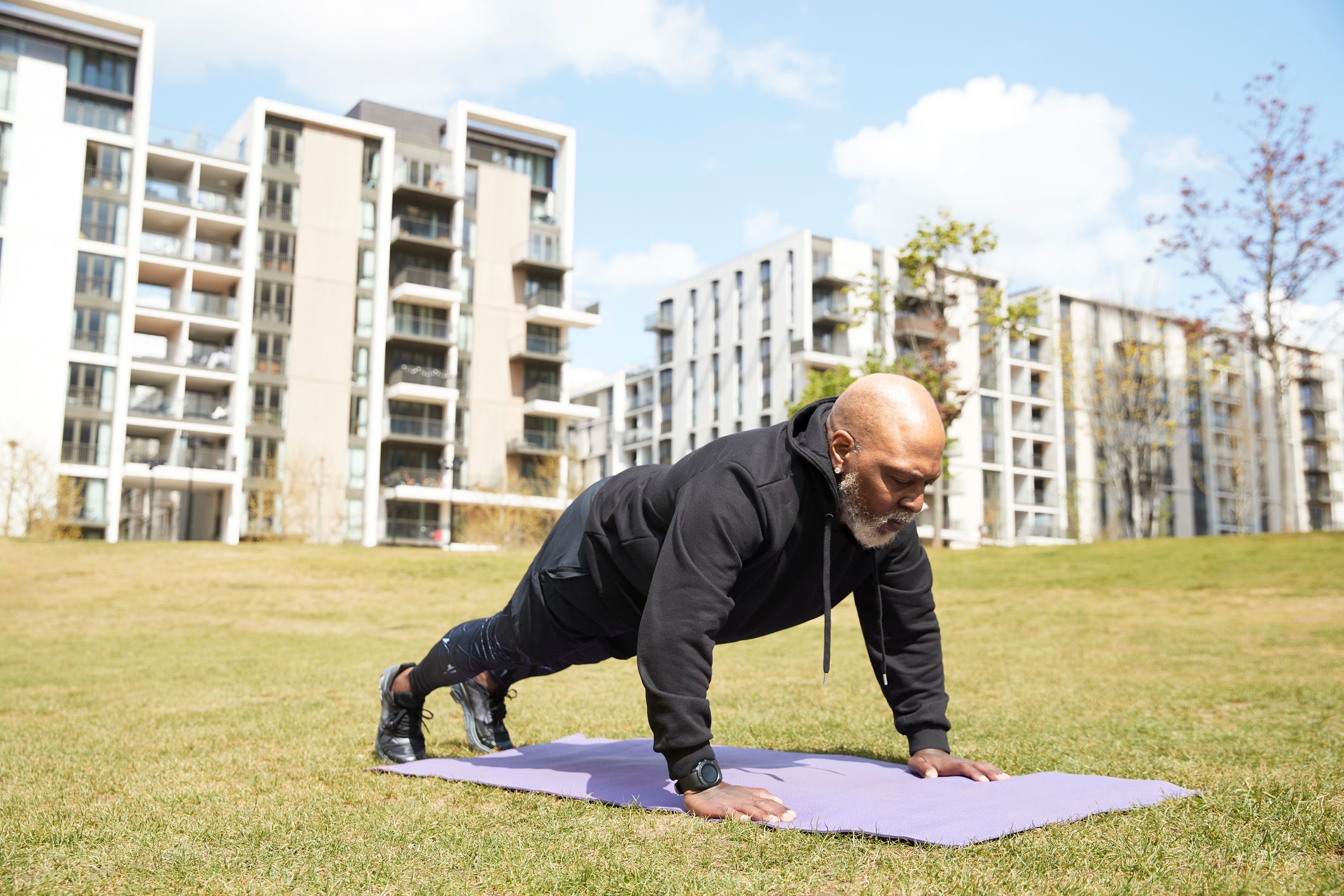 Men Over 40 Can Get Fitter By Stretching Smarter