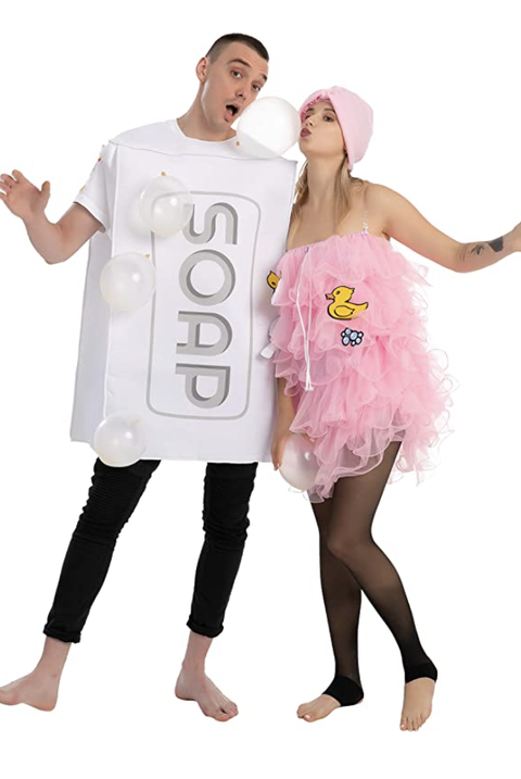 couples halloween costumes loofah and soap costume