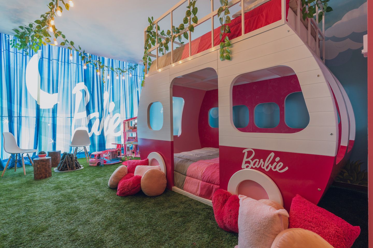 barbie hotel suite