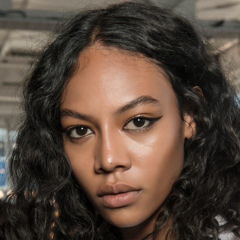 How To Wear Your Hair In A Centre Parting According To The Experts How To Wear Your Hair In A Centre Parting According To The Experts
